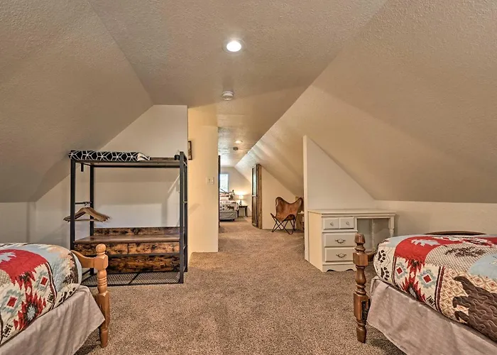 Hot Tub, Game Room: Dog-friendly Cabin! Pine