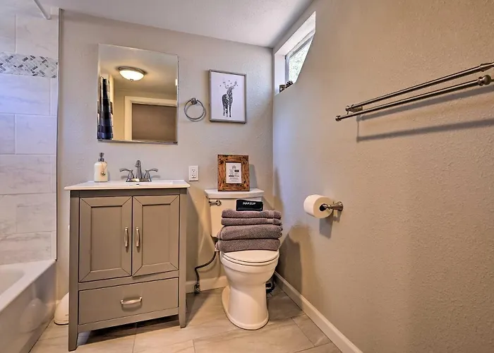 Hot Tub, Game Room: Dog-friendly Cabin! Pine