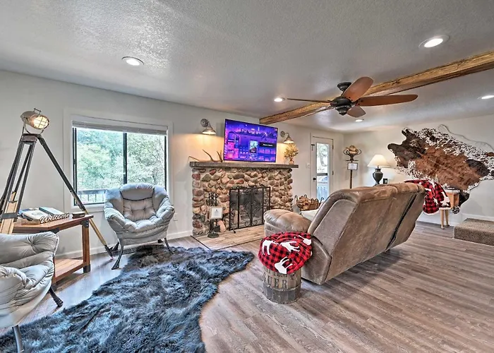 Hot Tub, Game Room: Dog-friendly Cabin! Holiday home *