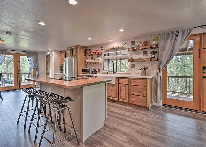 Holiday home Hot Tub, Game Room: Dog-friendly Cabin! Pine