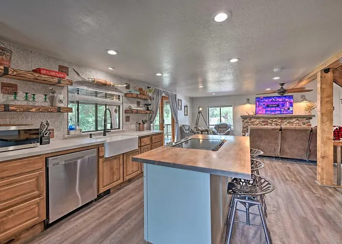 Holiday home Hot Tub, Game Room: Dog-friendly Cabin! *