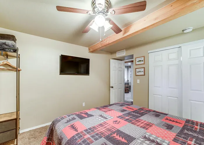 Holiday home Hot Tub, Game Room: Dog-friendly Cabin! *