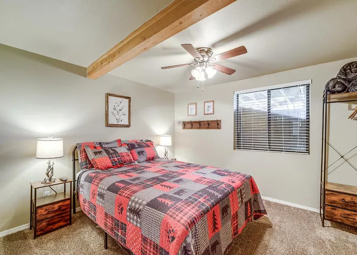 Hot Tub, Game Room: Dog-friendly Cabin! *