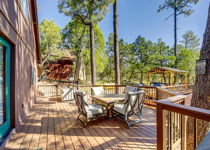 Hot Tub, Game Room: Dog-friendly Cabin!