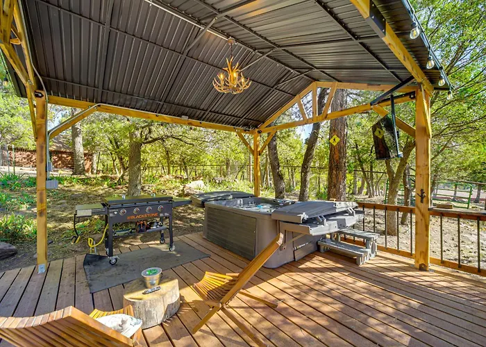 Hot Tub, Game Room: Dog-friendly Cabin! *